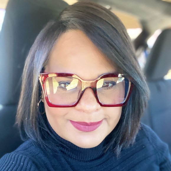 Meet your Posher, Rosa - Picture 2 of 2